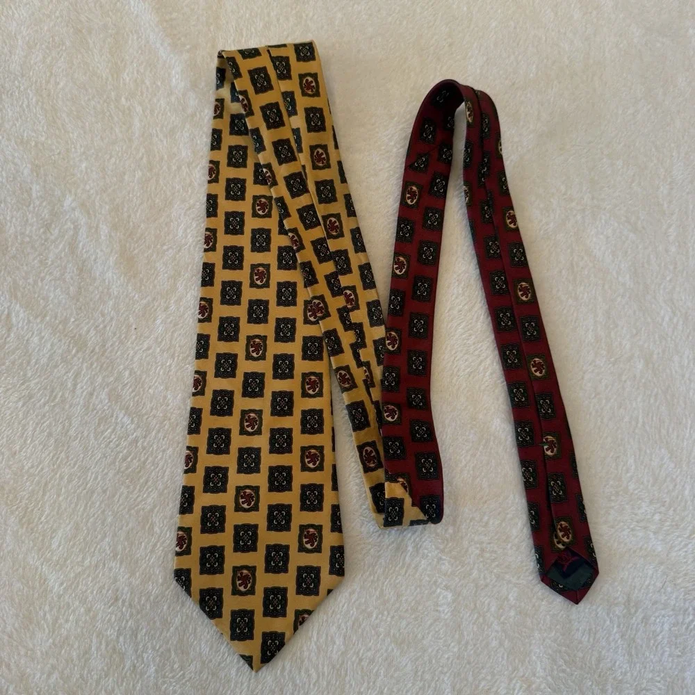 Vintage Tommy Hilfiger Heritage Pattern 100% Italian Silk Yellow Red USA Made